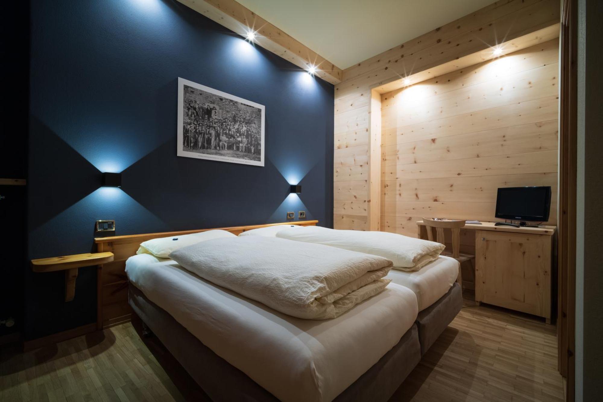 Meuble Garni Della Contea Hotel Bormio Kültér fotó